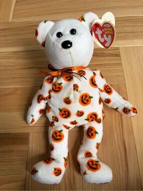Ty Beanie Babies Carver bear! Collectible!